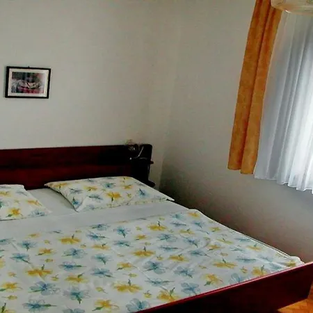 In Novigrad With Balcony, Air Conditioning アパート *