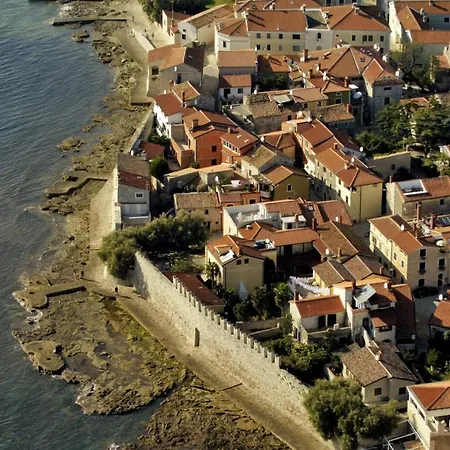شقة In Novigrad With Balcony, Air Conditioning Novigrad Istria